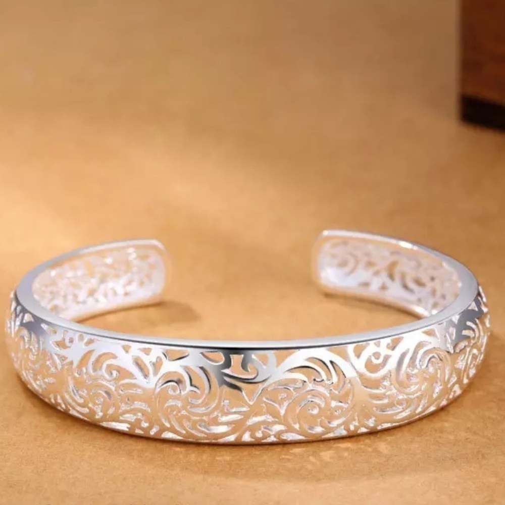 NEW Silver Flower Filigree Bracelet Cuff